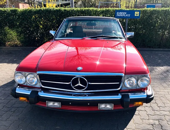 Mercedes-Benz SL 560
