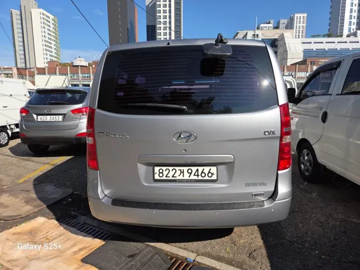 Hyundai Starex