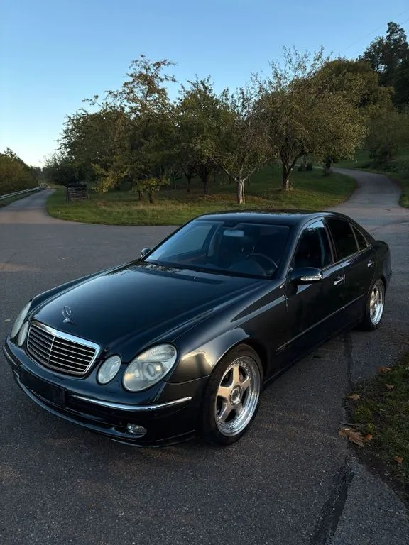 Mercedes-Benz E 320