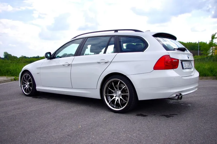 BMW 330