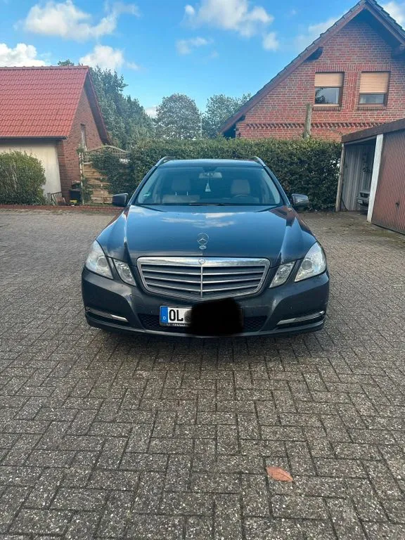 Mercedes-Benz E 220