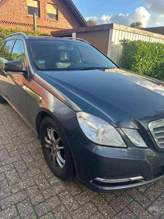Mercedes-Benz E 220