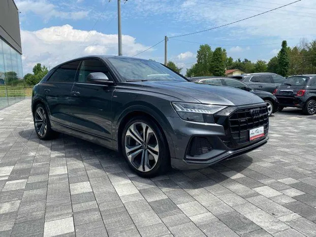 Audi Q8
