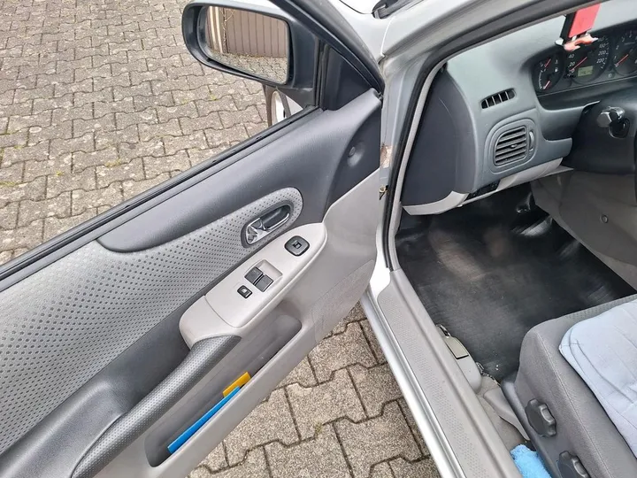 Mazda 323
