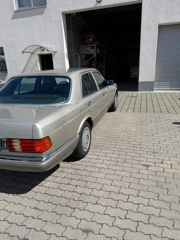 Mercedes-Benz 300