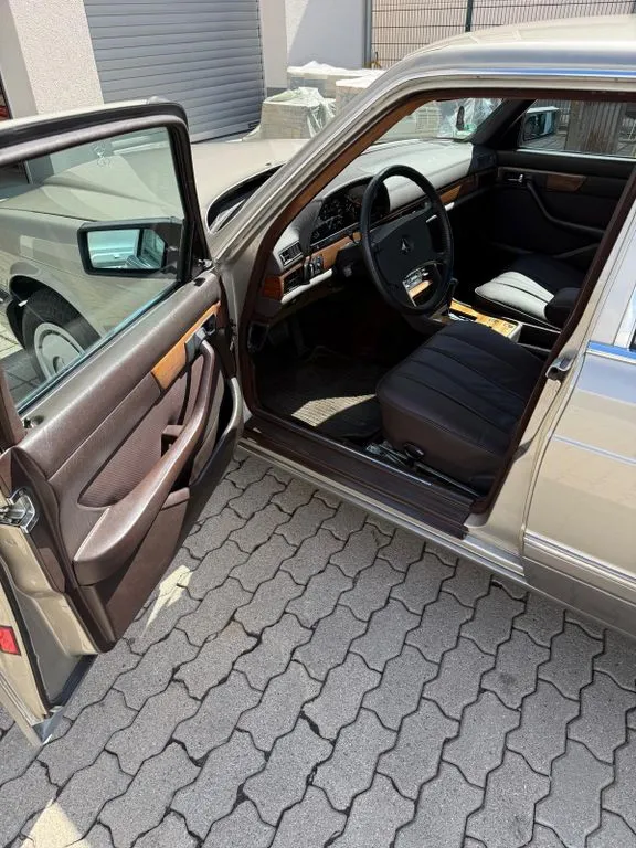 Mercedes-Benz 300