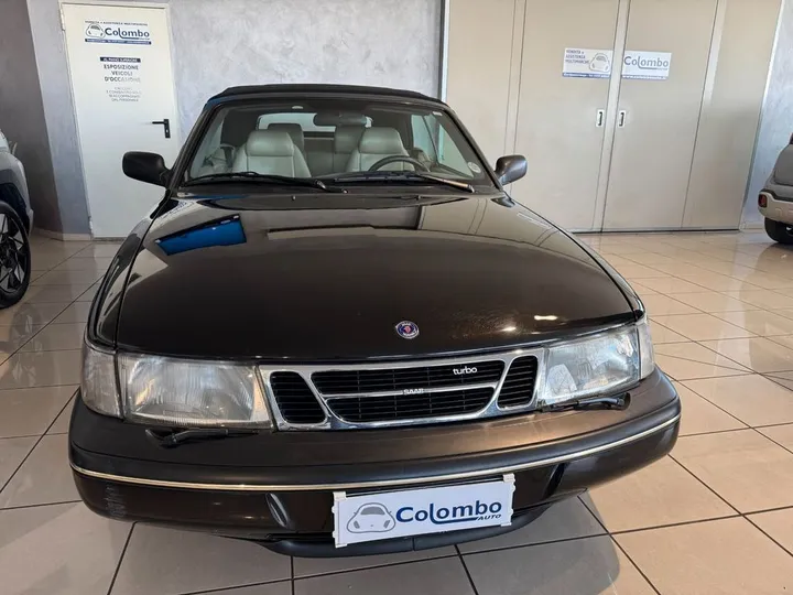 Saab 900
