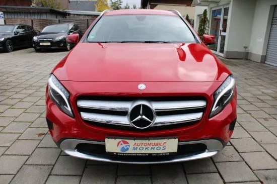 Mercedes-Benz GLA 200