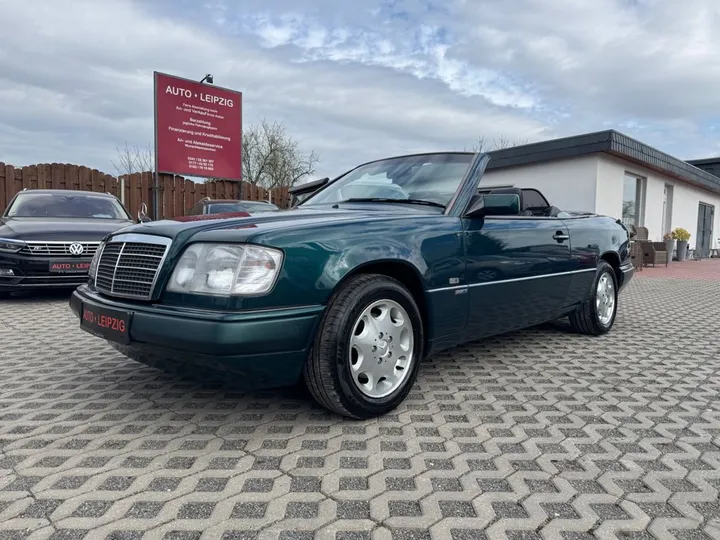 Mercedes-Benz E 200