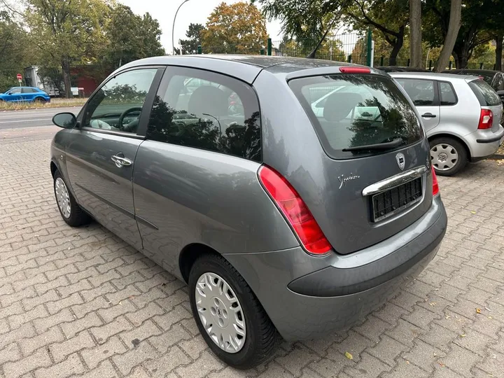 Lancia Ypsilon