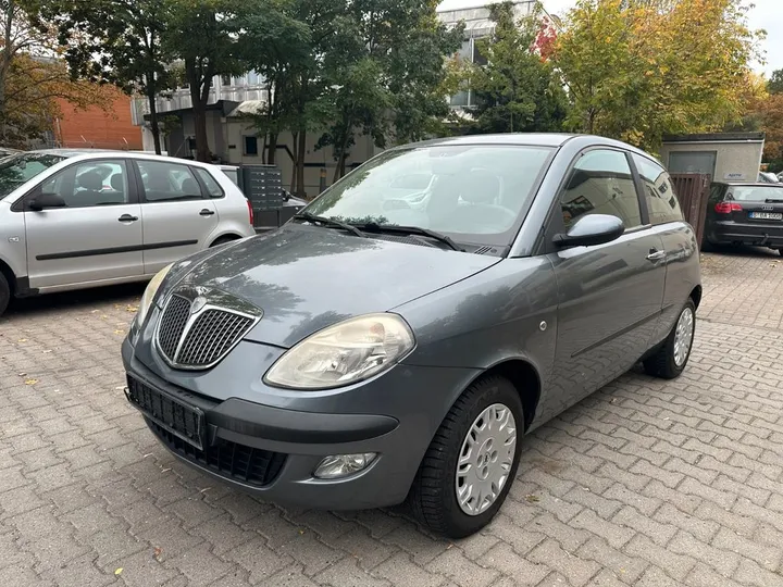 Lancia Ypsilon