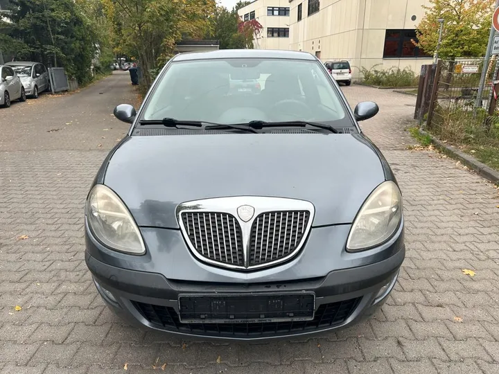 Lancia Ypsilon