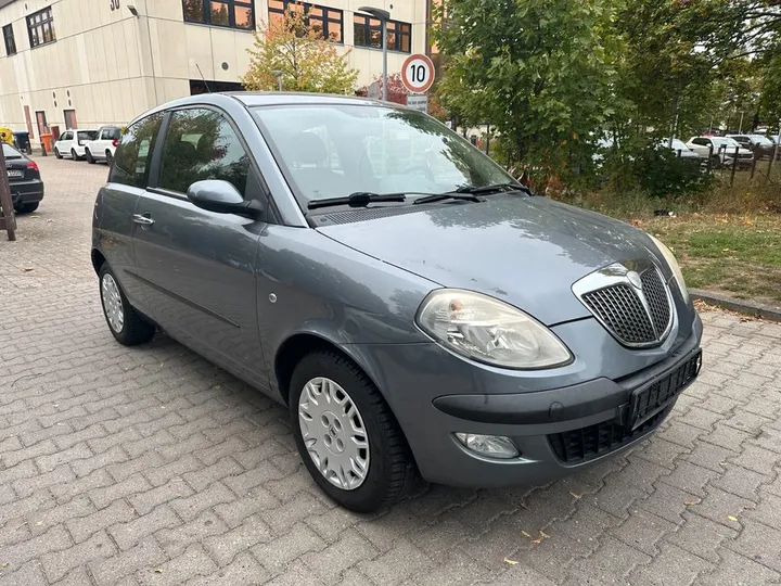 Lancia Ypsilon