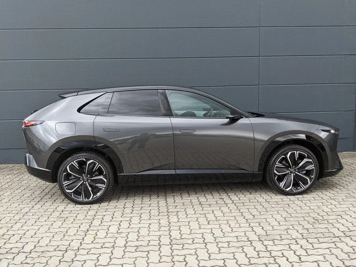 Mazda CX-6e