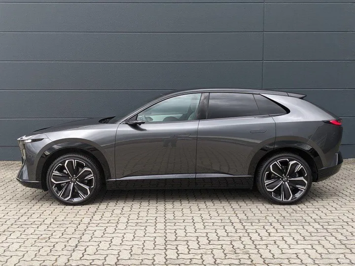 Mazda CX-6e