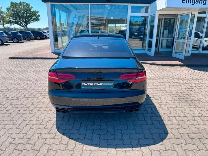 Audi S8