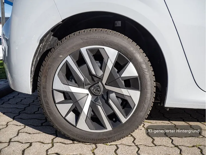 Peugeot e-208