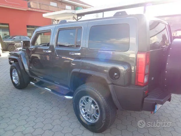 Hummer H3