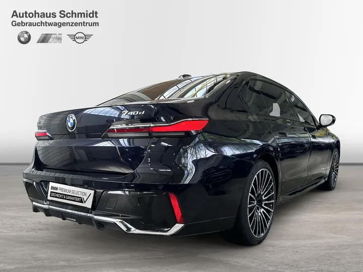 BMW 740
