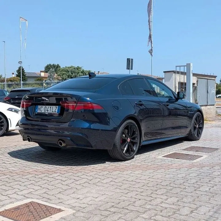 Jaguar XE