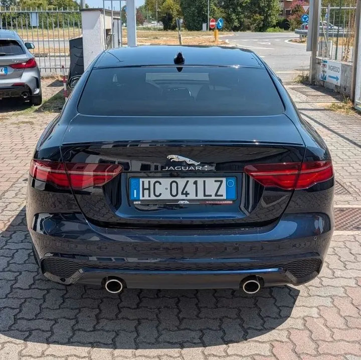Jaguar XE