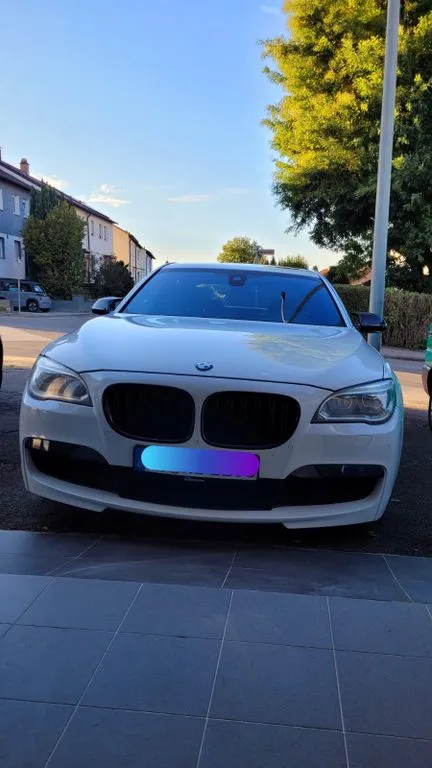 BMW 750