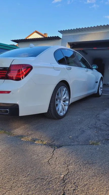 BMW 750