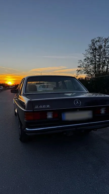 Mercedes-Benz 240