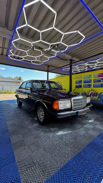Mercedes-Benz 240