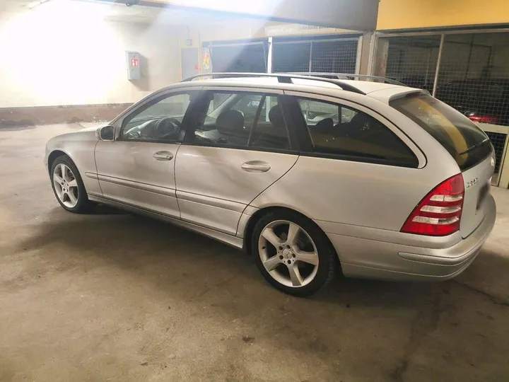Mercedes-Benz C 220