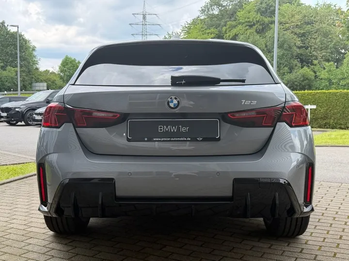BMW 123