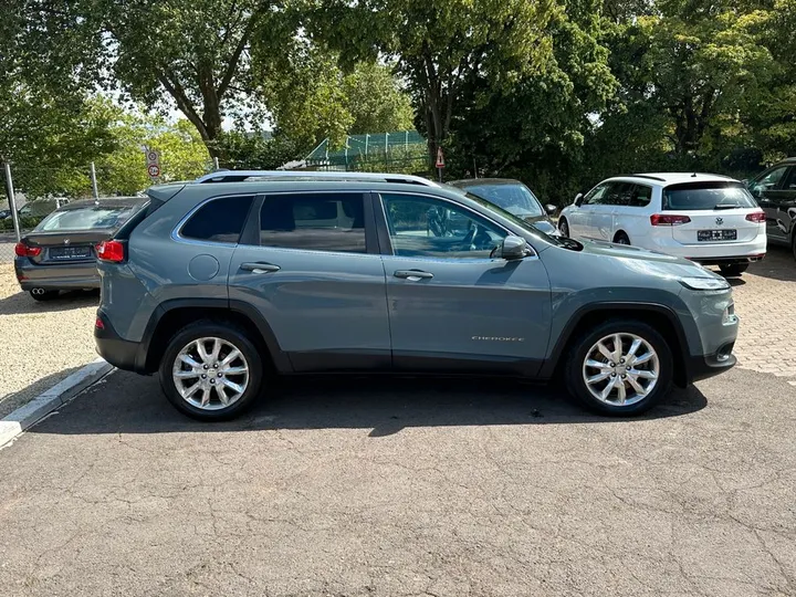 Jeep Cherokee