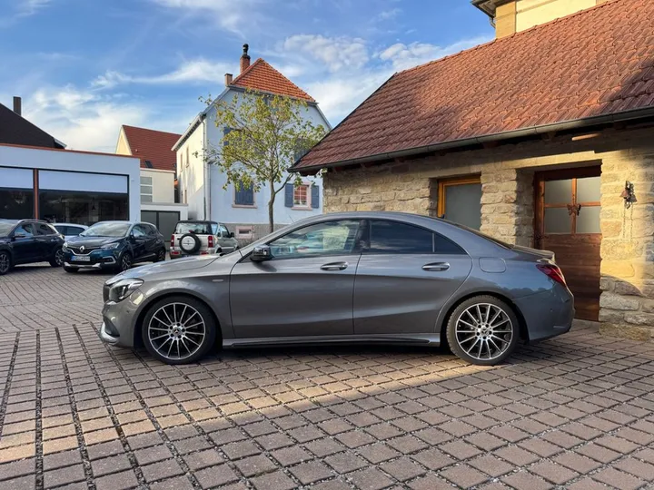 Mercedes-Benz CLA 220