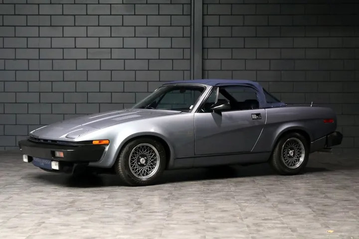 Triumph TR8