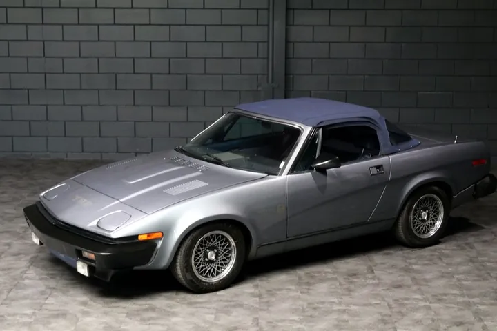 Triumph TR8