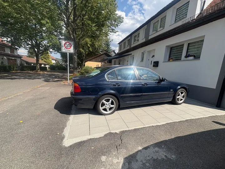 BMW 320