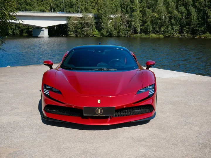 Ferrari SF90