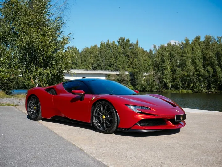 Ferrari SF90