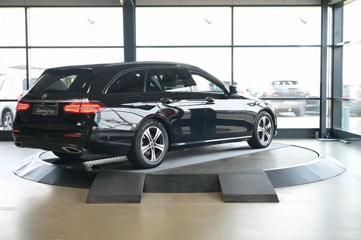 Mercedes-Benz E 220