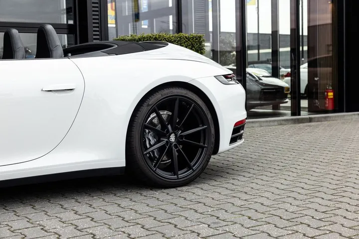 Porsche 992