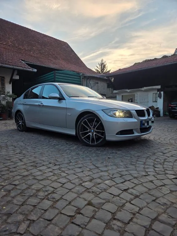 BMW 320
