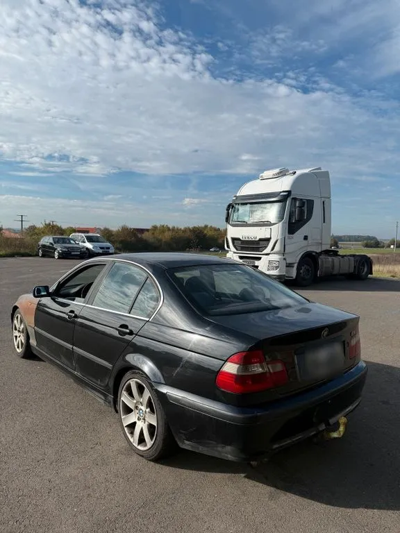 BMW 330