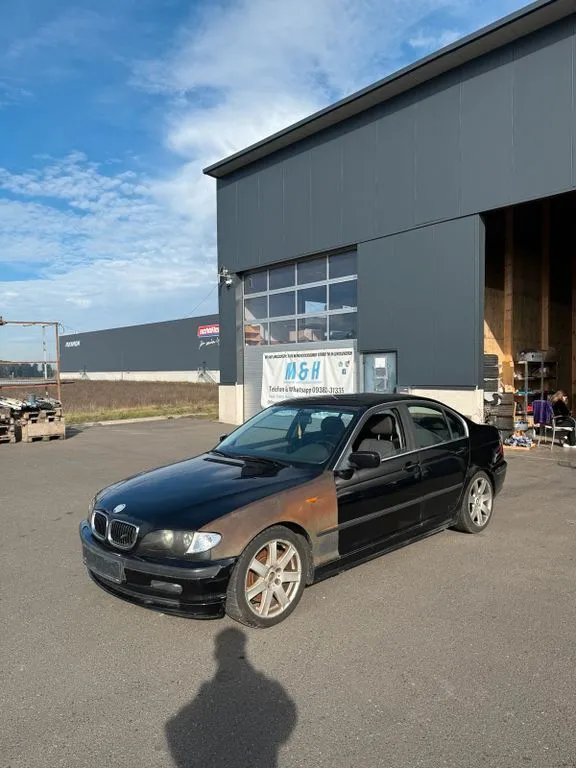 BMW 330