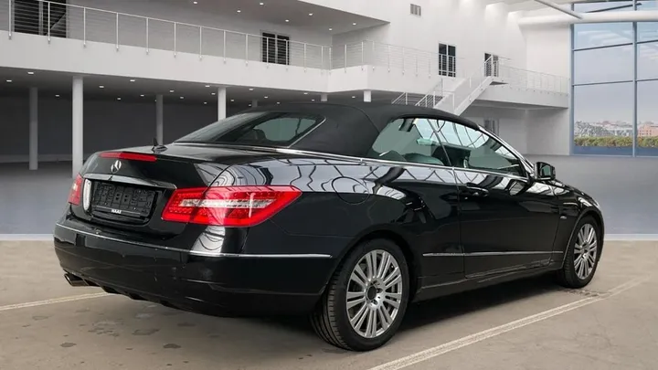 Mercedes-Benz E 200