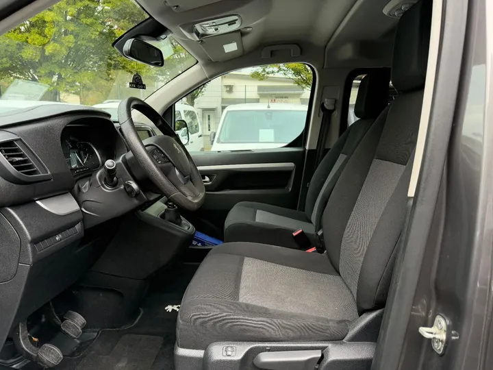 Peugeot Traveller