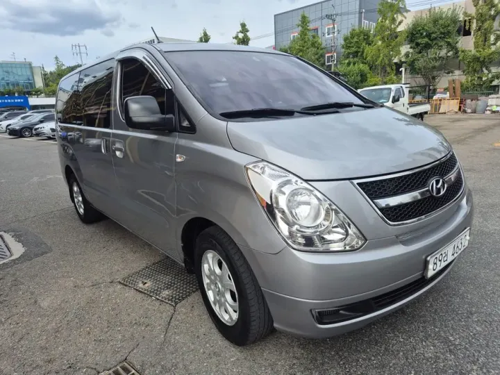 Hyundai Starex