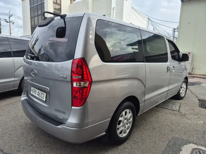 Hyundai Starex