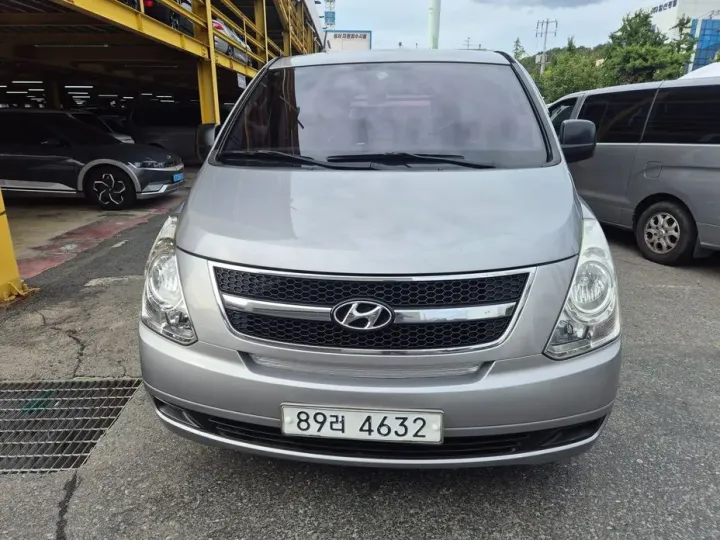 Hyundai Starex