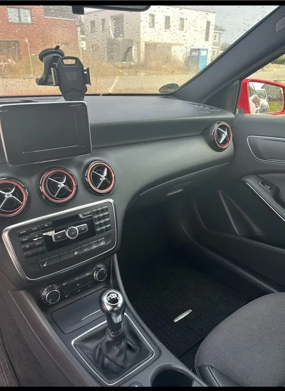Mercedes-Benz A 180