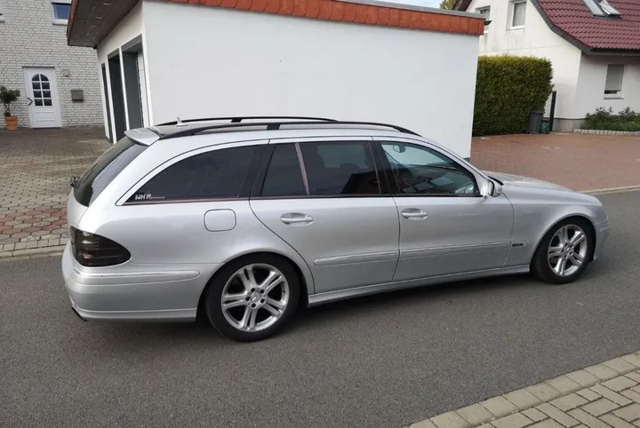 Mercedes-Benz E 220